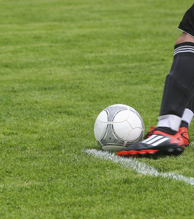 Run with the ball like Gareth Bale